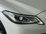 LEDヘッドライトです。デザイン性がよくとても明るいので、夜間の走行や悪天候でも安心です。しかも長寿命!