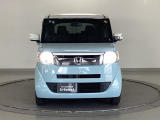 ディスチャージヘッドライト【HID】を装備していますのでとても明るく、夜間の走行や雨の日も安全・安心です。