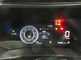 運転席のメータパネル類は常に視界に入る場所ですので、大事なチェックポイントです。ぜひ実際にご乗車ください。