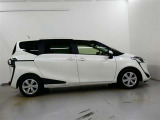 この度は、当社の展示車をご覧いただきまして、誠に有難うございます。自信をもってお勧めできる車となりますので、ごゆっくりご覧頂きたいと思います。
