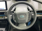 【純正革巻きステアリング】上質な革を使用することで、手にしっかり馴染みとても運転しやすいハンドルです♪