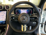 握りやすいハンドルの形状をしておりますので、お客様の運転をサポートしてくれます!