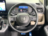 【純正革巻きステアリング】上質な革を使用することで、手にしっかり馴染みとても運転しやすいハンドルです♪