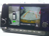 【アラウンドビューモニター】空から見下ろした映像がナビ画面にて確認可能です。駐車もラクラクですよ♪