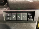 【スズキ セーフティサポート】走行中に前方の車両等を認識し、衝突しそうな時は警報とブレーキで衝突回避と被害軽減をアシスト。より安全にドライブをお楽しみいただけます。