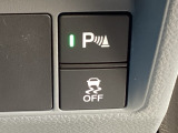 壁や障害物に近づくと音で知らせてくれる、パーキングーセンサーを搭載。運転が苦手な方や狭い駐車場でも安心です。