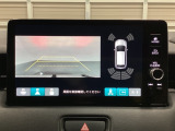 バックでの車庫入れも安心です!リアカメラが付いているバックモニター付のナビディスプレイを装備しております。バンパーについているソナーや、操作線もついており距離感も画面から確認できます。