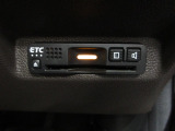 今や標準装備になりつつあるETC車載器も装着されております。料金所を通過するときも楽々です。