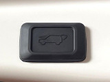 【パワーバックドア】スマートキーや運転席のボタンを押すだけでリアゲートが自動で開閉します!荷物を持っている時や、高い位置にあるバックドアを閉める際に便利な機能です♪