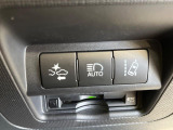 【トヨタセーフティセンス】走行中に前方の車両等を認識し、衝突しそうな時は警報とブレーキで衝突回避と被害軽減をアシスト。より安全にドライブをお楽しみいただけます。