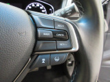 Hondaセンシングの機能のひとつ、アダプティブクルーズコントロール付!アクセルから足を離しても設定したスピードと前車との車間を保ち走行してくれます!車線維持もアシスト☆高速道路で疲労軽減ですね☆