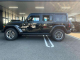 台形のホイールアーチはJEEP車共通のデザインとなっております。