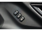 運転席のシートポジションメモリー機能は、登録済みの運転者と交代しても、シートポジションの変更の手間がかかりません。