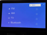 ブルートゥースに接続することにより、スマホに入ったお気に入りの音楽を車内で楽しむことができます♪あると本当に便利な機能になっています!
