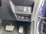 乗降がしやすい運転席。高さが調節できて小柄な方でも運転しやすいポジションをとることができます。