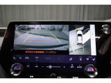 上から車両を見下ろしたような映像をナビゲーション画面に表示する「パノラミックビューモニター(床下透過表示機能付き)も搭載しています。