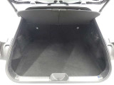 広々としたラゲージスペースを備えています。大きなものや長さのある荷物もしっかりと積み込めます。