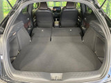 積み下ろしのしやすいデッキにはたっぷりと荷物を積み込んでいただけます。遊びから仕事まで、様々なシーンで頼れます♪