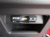 ETC付。高速道路の料金所はキャッシュレスで通過です。サービスエリア等にあるスマートインターの出入りも利用可能でとっても便利。ご納車後すぐにお使い頂けるようセットアップしてのお渡しとなります。