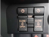 両側パワースライドドア付きだから、狭い駐車スペースなどでの 乗り降りラクラク!小さなお子さまのいるご家庭には嬉しい装備。