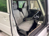 運転席シート廻りは使用感も少なく、良好な状態となっています。丁寧に使われていたことがよくわかりますね。