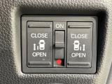 【両側パワースライドドア】スマートキーや運転席のスイッチで後席両側スライドドアの開閉が可能♪電動だから力を入れてドアを開ける必要が無く、小さなお子様でも簡単に開け閉めでき快適です♪