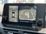 空から車を見たような「アラウンドビューモニター」!車の周りが一目で確認できるので、小さなお子様や障害物があっても安心して乗ることができます。