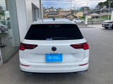 早くもGOLF VARIANT ETSI R-LINE PLATINUM EDITION 入荷しました!ボディーカラーはオリックスホワイトマザーオブパールエフェクト