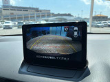 バックカメラで車庫入れをサポートします!