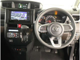 高いホールド性で運転姿勢が安定します。長距離ドライブでも疲れにくいのが魅力です。快適なドライビングライフをお送りください♪