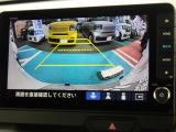 ★バックモニター搭載★ バック時目視しにくいクルマの周囲をカメラで映し出し、安全・安心駐車をサポート♪バックの苦手な方も後ろがハッキリ見えるので安心です☆