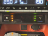フロント席はヒーターとベンチレーションが装備されています☆☆