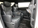 ゆとりある広々とした車内空間は、ドライブを始め買い物やレジャーなど、幅広く活躍します。一人でもみんなとでもお出かけを楽しみましょう!