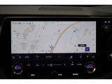 ドライバーが運転操作に集中できるコックピット思想、「タズナコンセプト」が取り入れられたインテリアとなっています