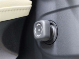 電動チルト&テレスコピックステアリングが装備されています。