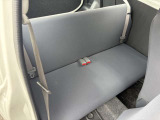 4WD/ワンオーナー/純正オーディオ/CD/ラジオ/AUX/キーレスキー/エアコン/フルフラットシート/アクセサリーソケット/取扱説明書/メンテナンスノート