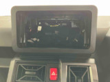 たとえばダイハツのお店にある、たくさんのスマアシ搭載車は、正常に作動する事をしっかり確認します。