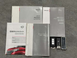 【インテリジェントキー】人気装備のインテリジェントキー付!荷物を持っている時や手が空いていない時に、持っているだけで鍵の開閉が出来ます♪純正エンジンスターター付