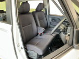 【運転席・助手席】内装ルームクリーニング済みです。しっかり綺麗にしていますので、是非、お確かめください。車に自信があるからこそ、是非一度ご来店頂き内外装も見てもらえると幸いです。
