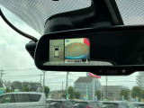 ルームミラーにもアラウンドビューの映像が映し出されます!