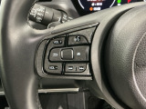 ステアリングにオーディオ操作スイッチが付いています。オーディオ画面に直接タッチしなくても操作が出来ますので、運転に集中できます。