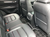 2列目シートも人間工学に伴った構造になっております☆長時間乗車しても疲れにくくなっておりますのでぜひ一度乗ってご体感ください!