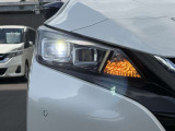 【LEDヘッドライト】とっても明るいLEDヘッドライトが装着されているので、夜の運転も明るく安全です。