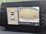 全周囲モニター付いています。駐車の時にどこまで行けるかな?とかちゃんと白線の中に収まってるかな?を解消してくれます
