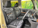 運転席シート廻りは使用感も少なく、良好な状態となっています。前オーナー様が丁寧に使っていたことがよくわかりますね。