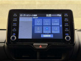 ディスプレイオーディオを装備。スマホと車をつなぐことで、これまでのナビに加えていろんなサービスが楽しめます。