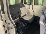 後席をはね上げれば、「もうひとつの荷室」が生まれます。