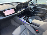 洗練された機能性の高いインテリア。長く使っても飽きないデザインがAudiです。触感にもこだわっております。
