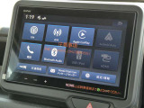 ホンダ純正ディスプレイオーディオ搭載!Bluetooth/Apple Carplay/Android Auto/USB/ラジオ対応です。【VX-240ZFE】