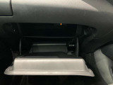 車検証入れになどにも使える便利な収納BOXあります。